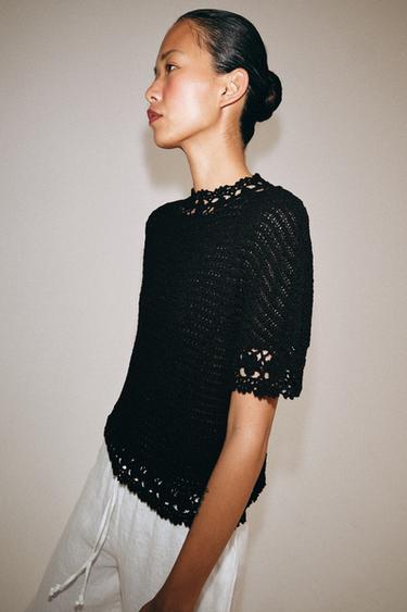 FLORAL HIGH-NECK KNIT TOP - Black by Zara