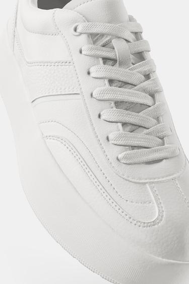 ZAPATILLA PLATAFORMA SUELA DENTADA - Blanco de Zara - Imagen 0