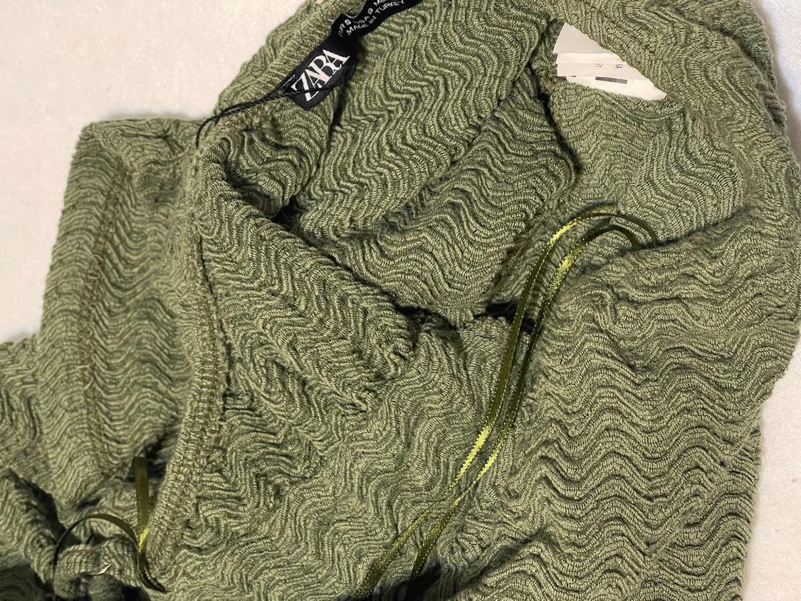 TEXTURED VOLUMINOUS HALTER TOP - Image 3
