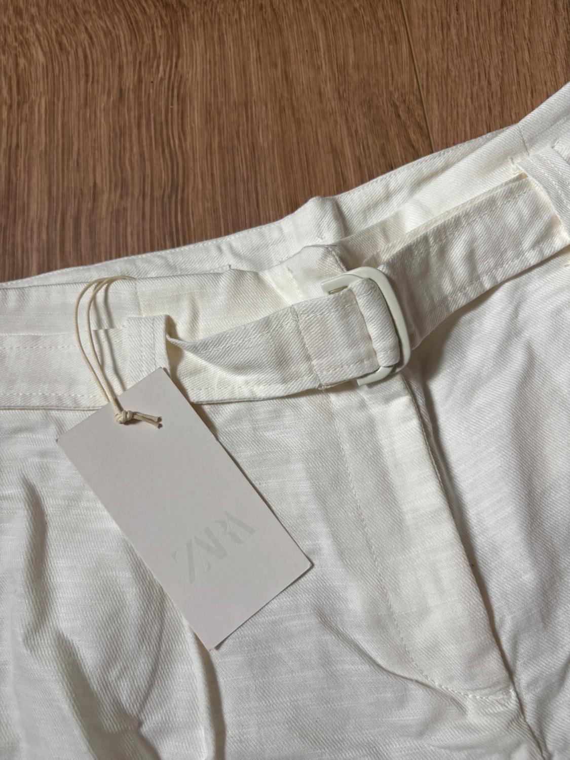 BERMUDA SHORTS WITH BELT - Image 4