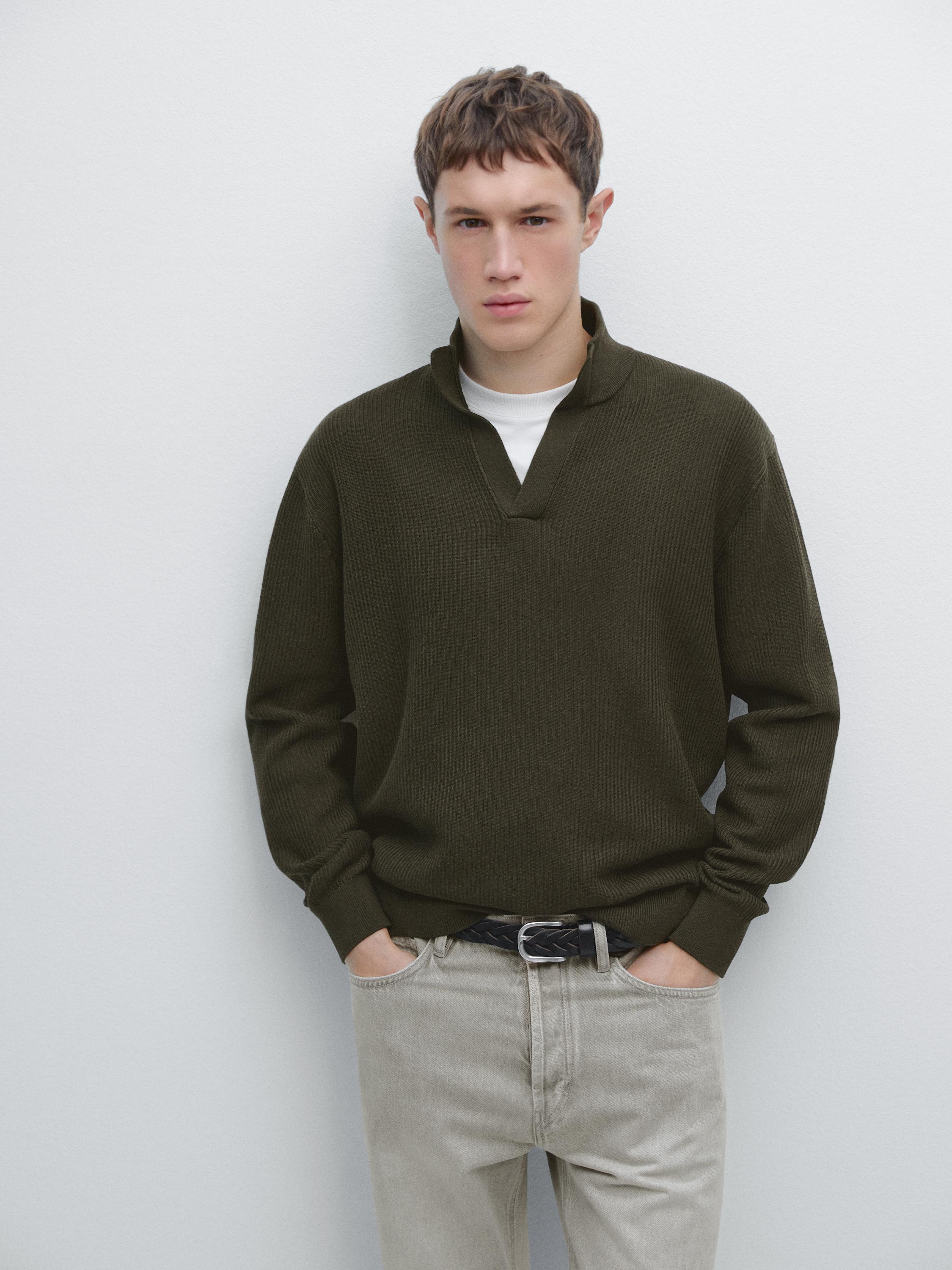 Mock neck knit sweater with V-neck