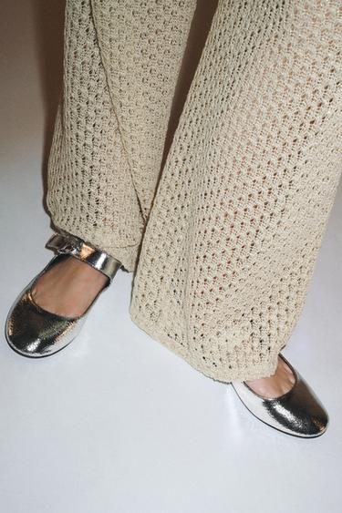 BALLERINES EN CUIR À EFFET MÉTALLISÉ - Argent de Zara - Image 1