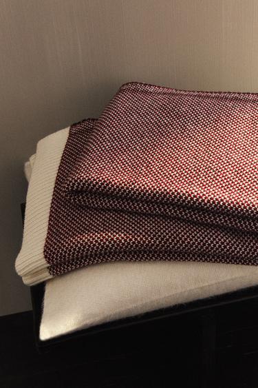 CHRISTMAS JACQUARD KNIT THROW - White / Red by Zara - Image 5