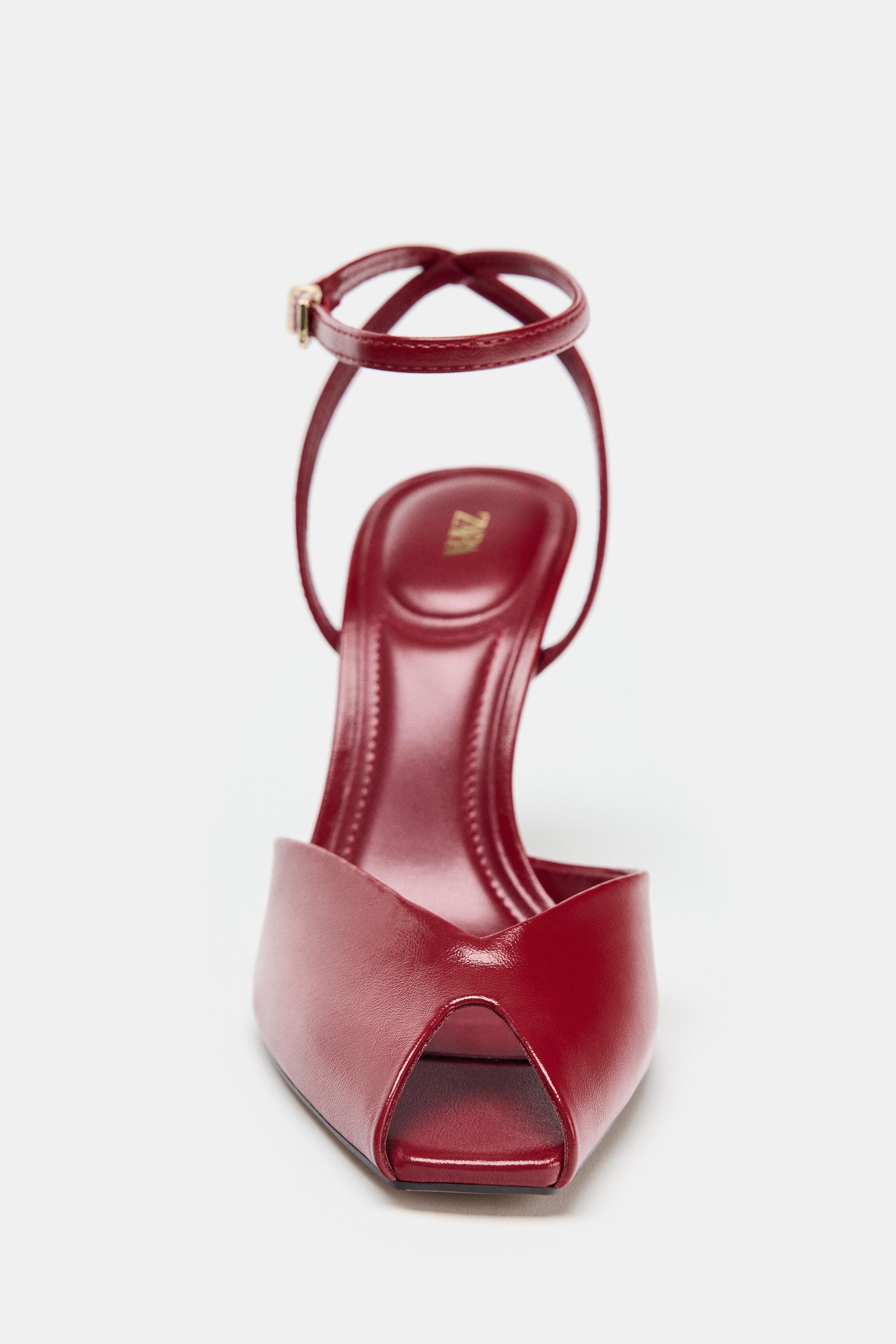 STILETO HEELED ANKLE STRAP SANDALS