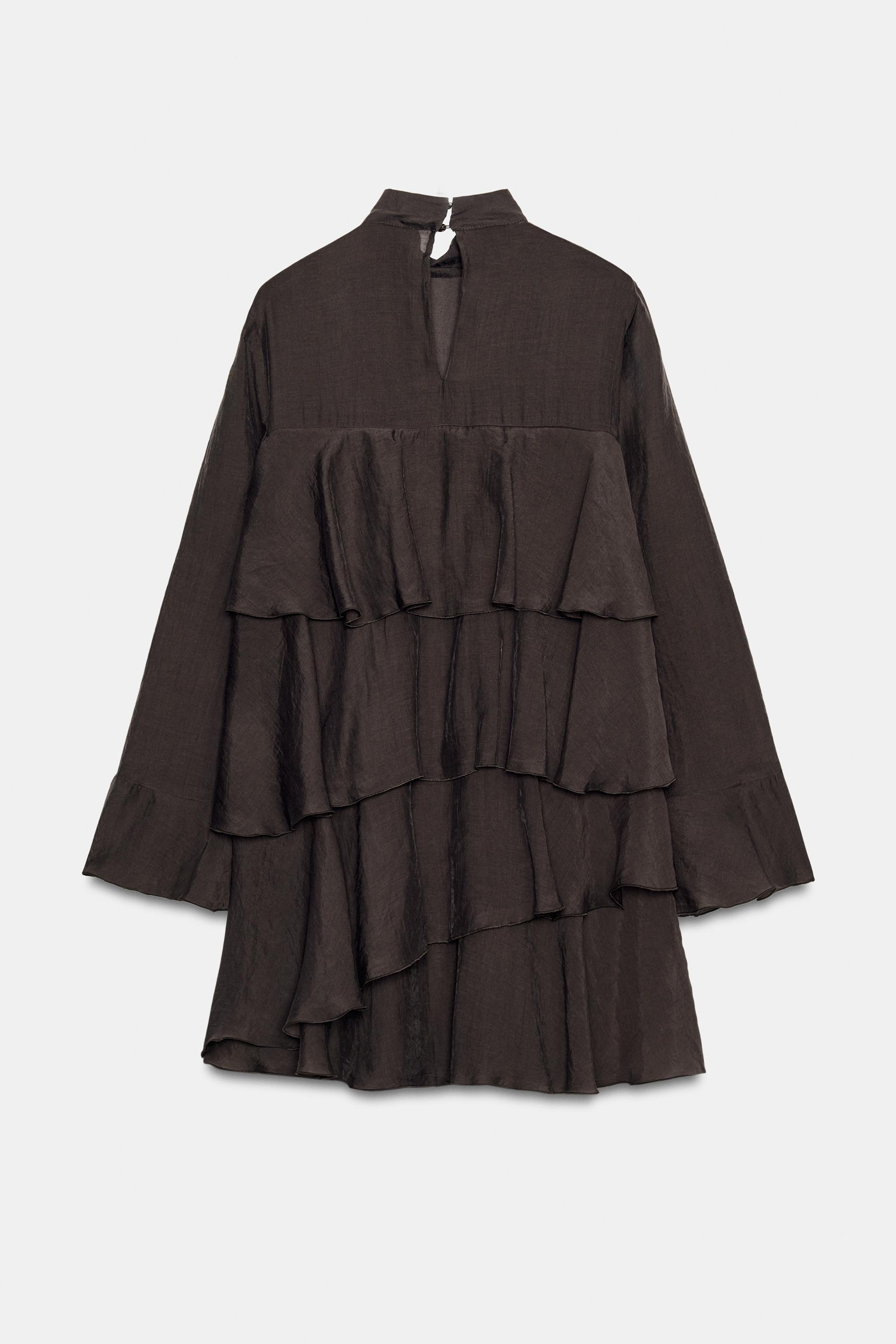ROBE COURTE À VOLANTS
