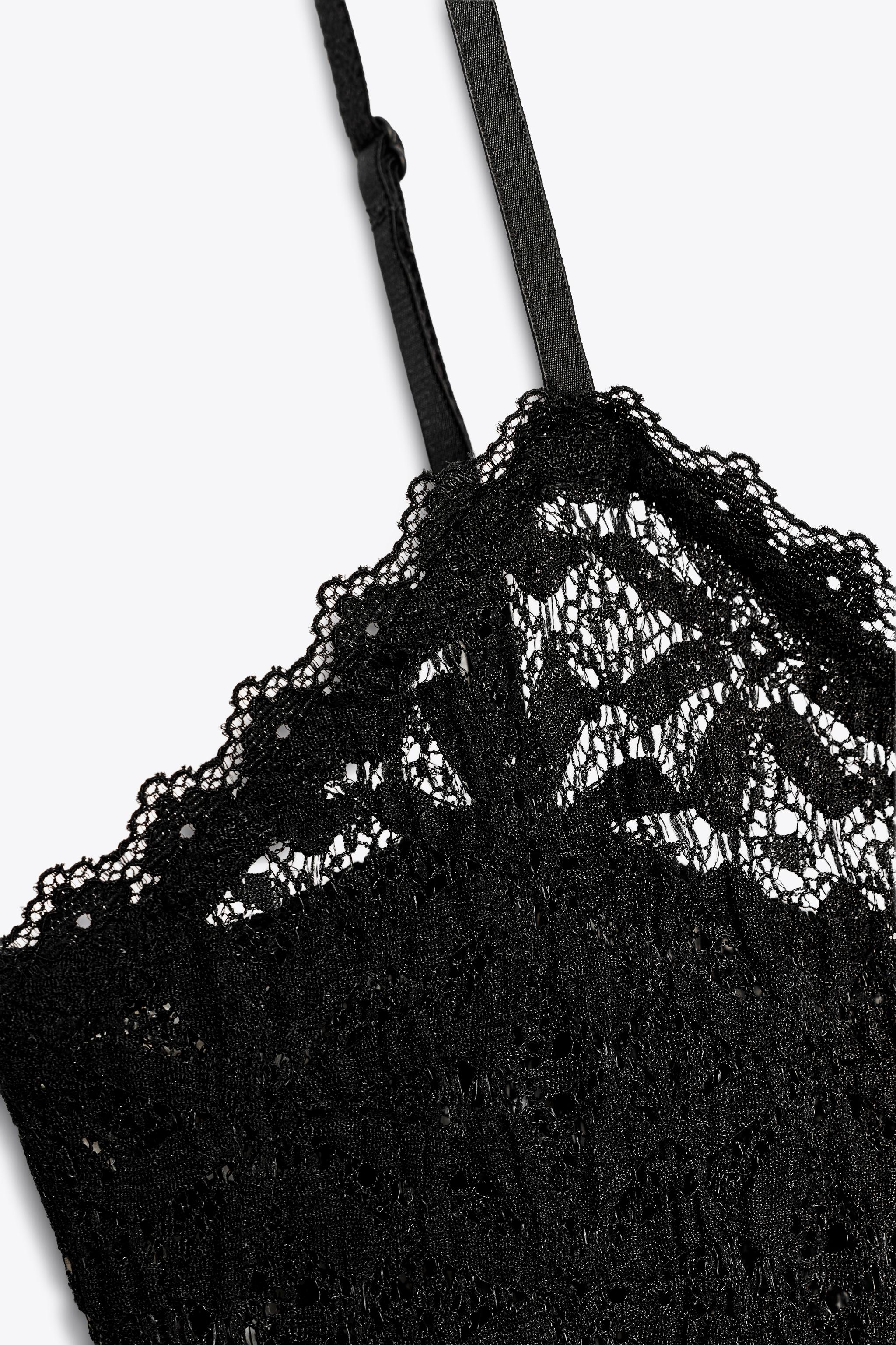 TOP EN DENTELLE À BRETELLES