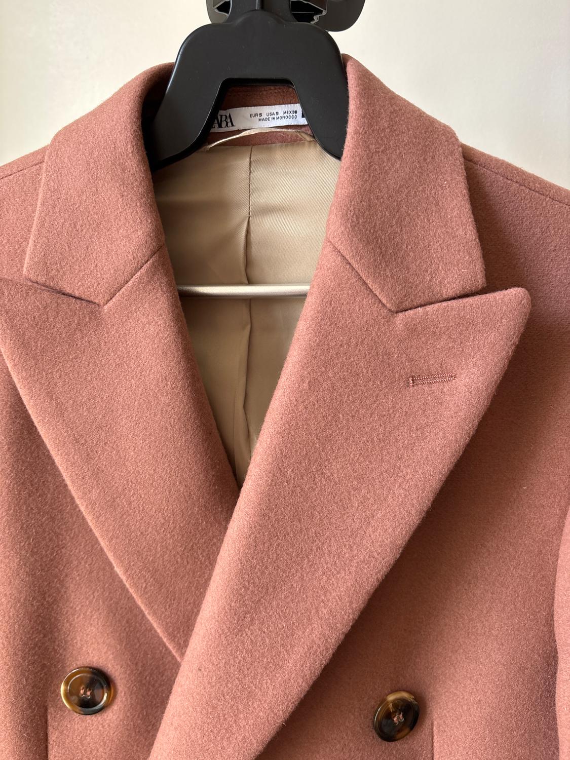 DOUBLE-BREASTED COAT