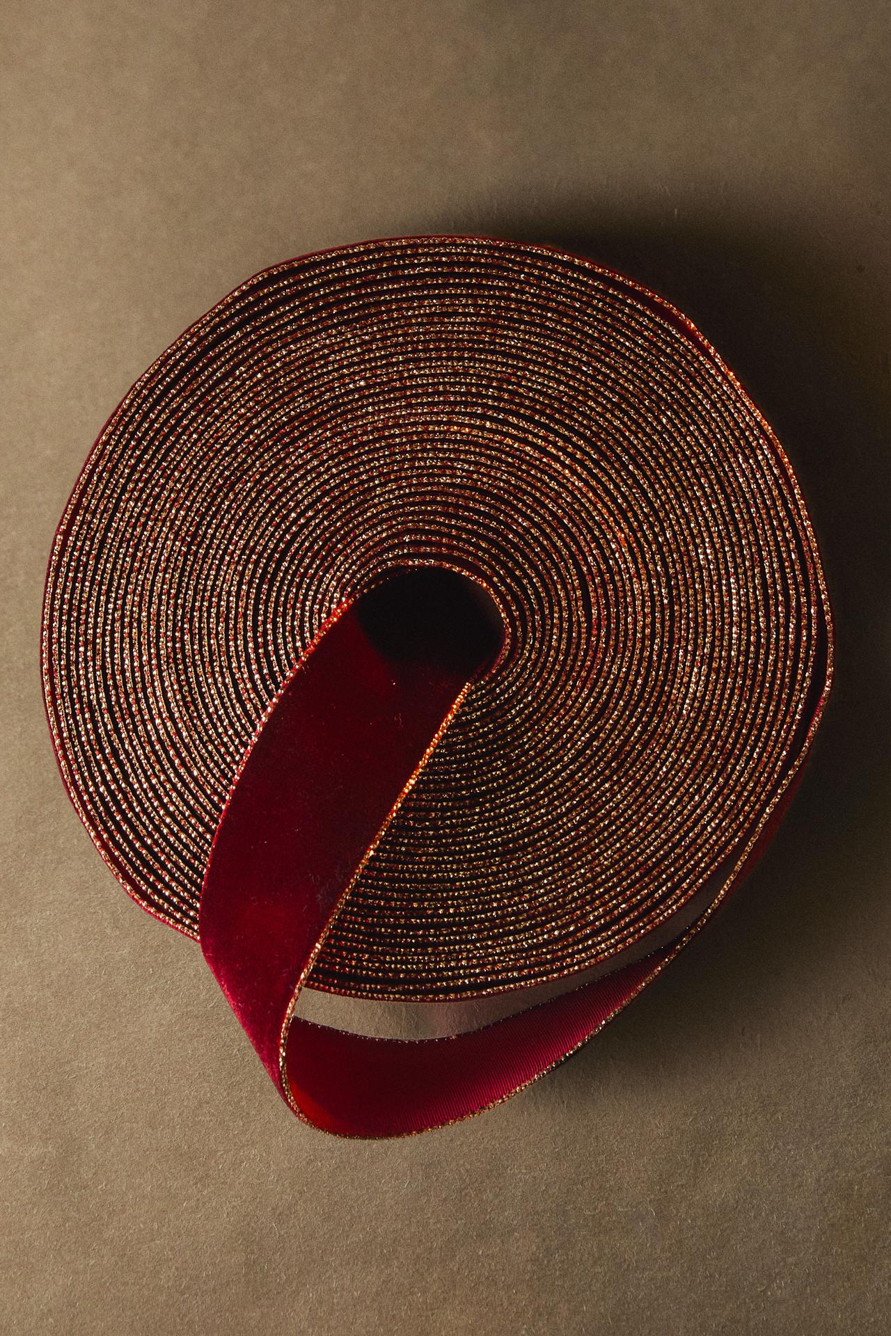 CHRISTMAS VELVET GIFT RIBBON WITH METALLIC TRIM — Red
