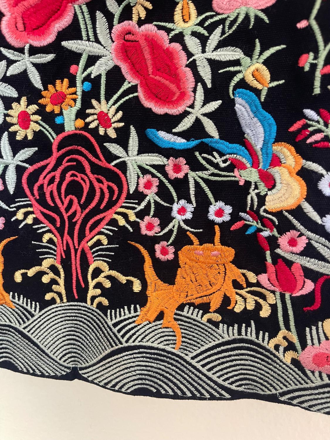 EMBROIDERED BLACK MINI SKIRT - Image 3