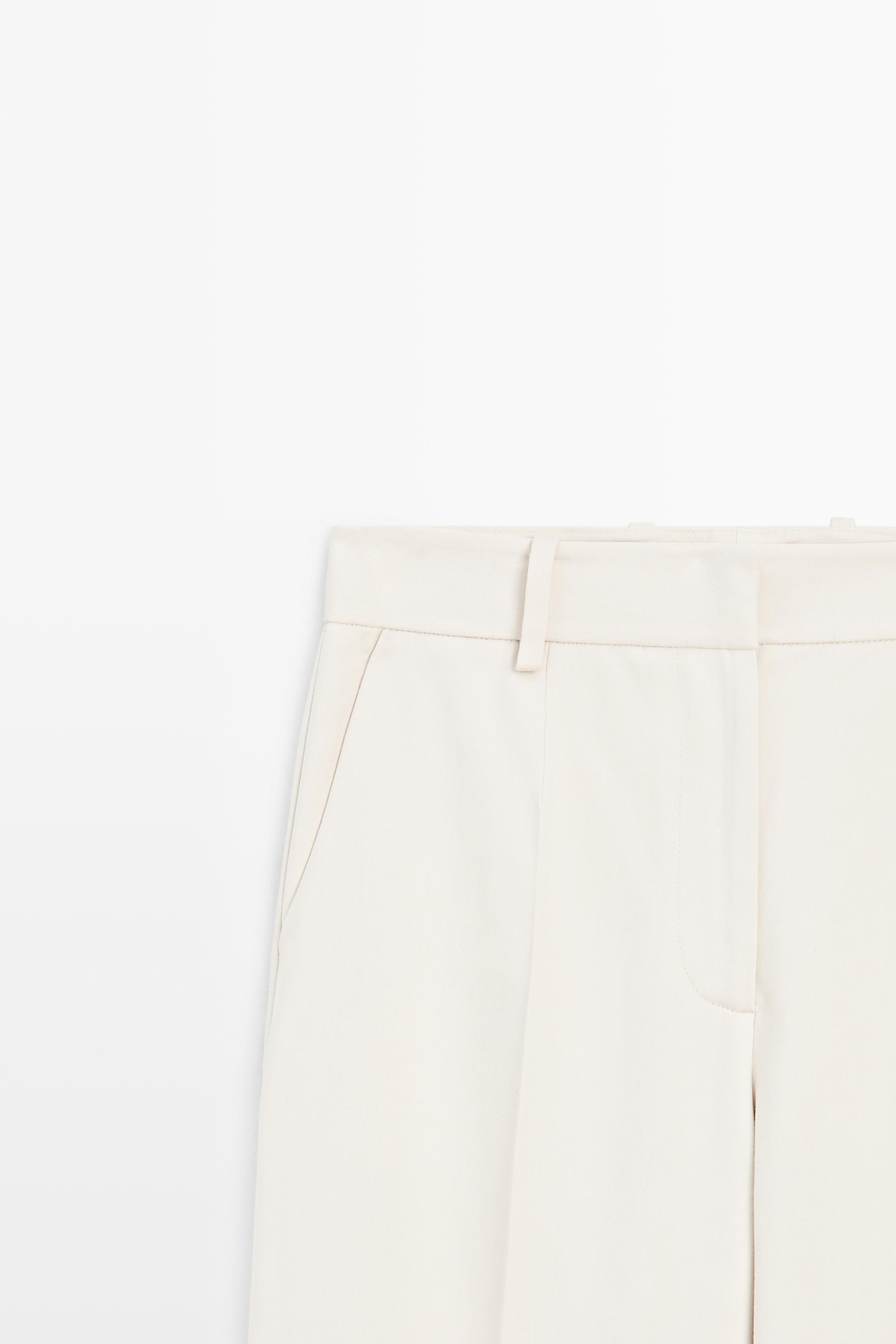 Flowing wide-leg pants