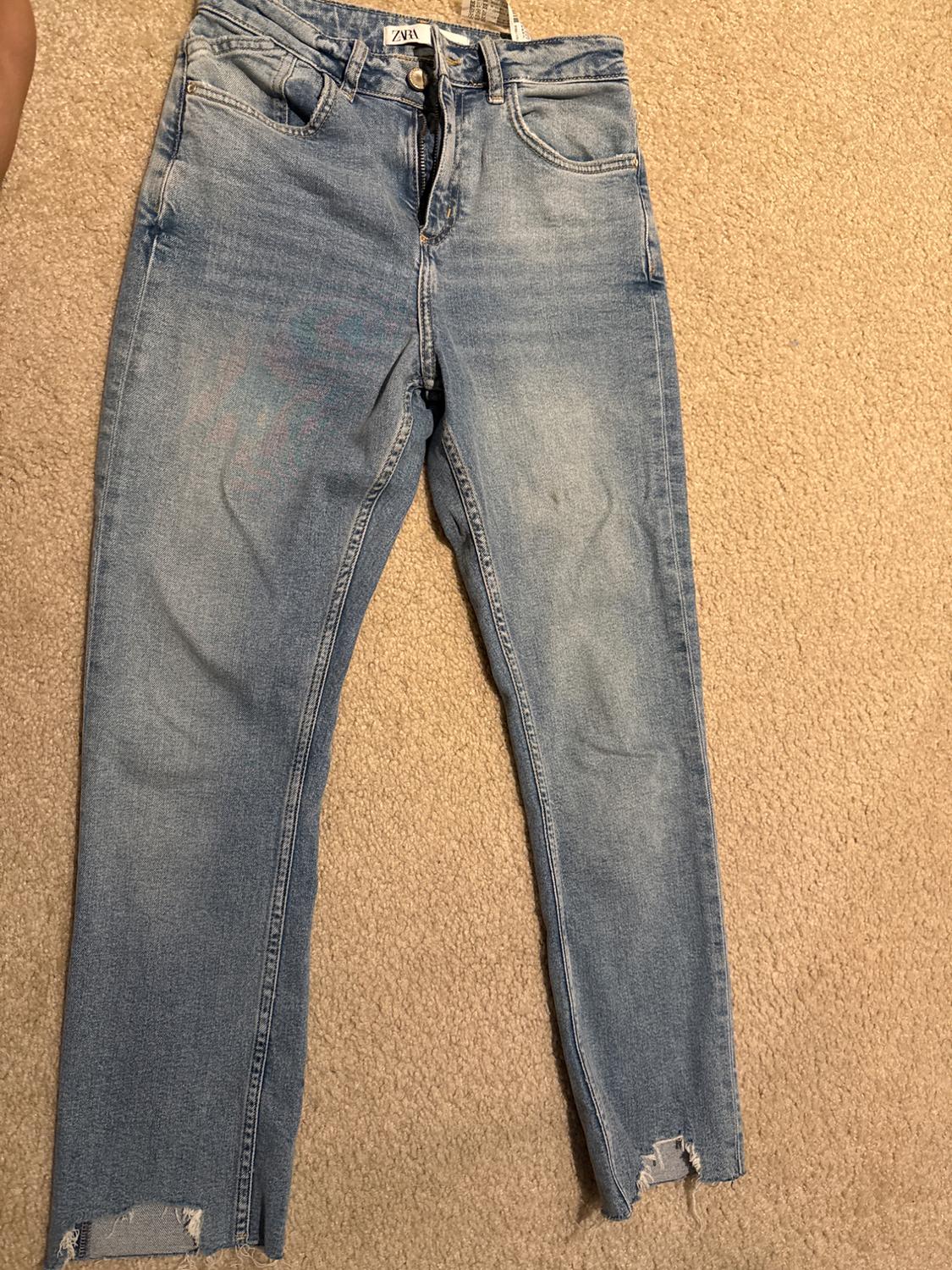 Z1975 FRAYED HEM JEANS