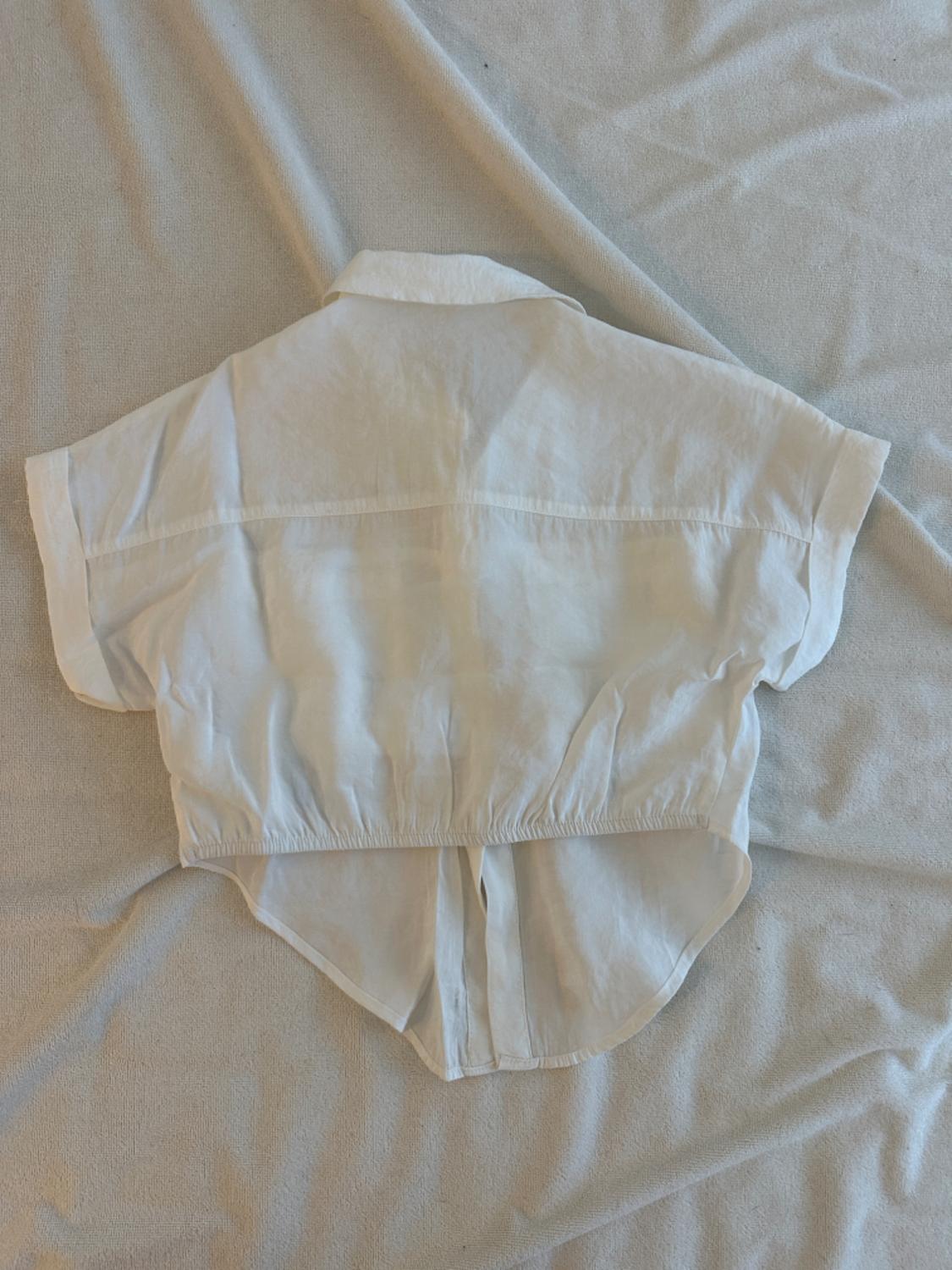 FLOWING SHIRT WITH KNOT DETAIL - Image 2