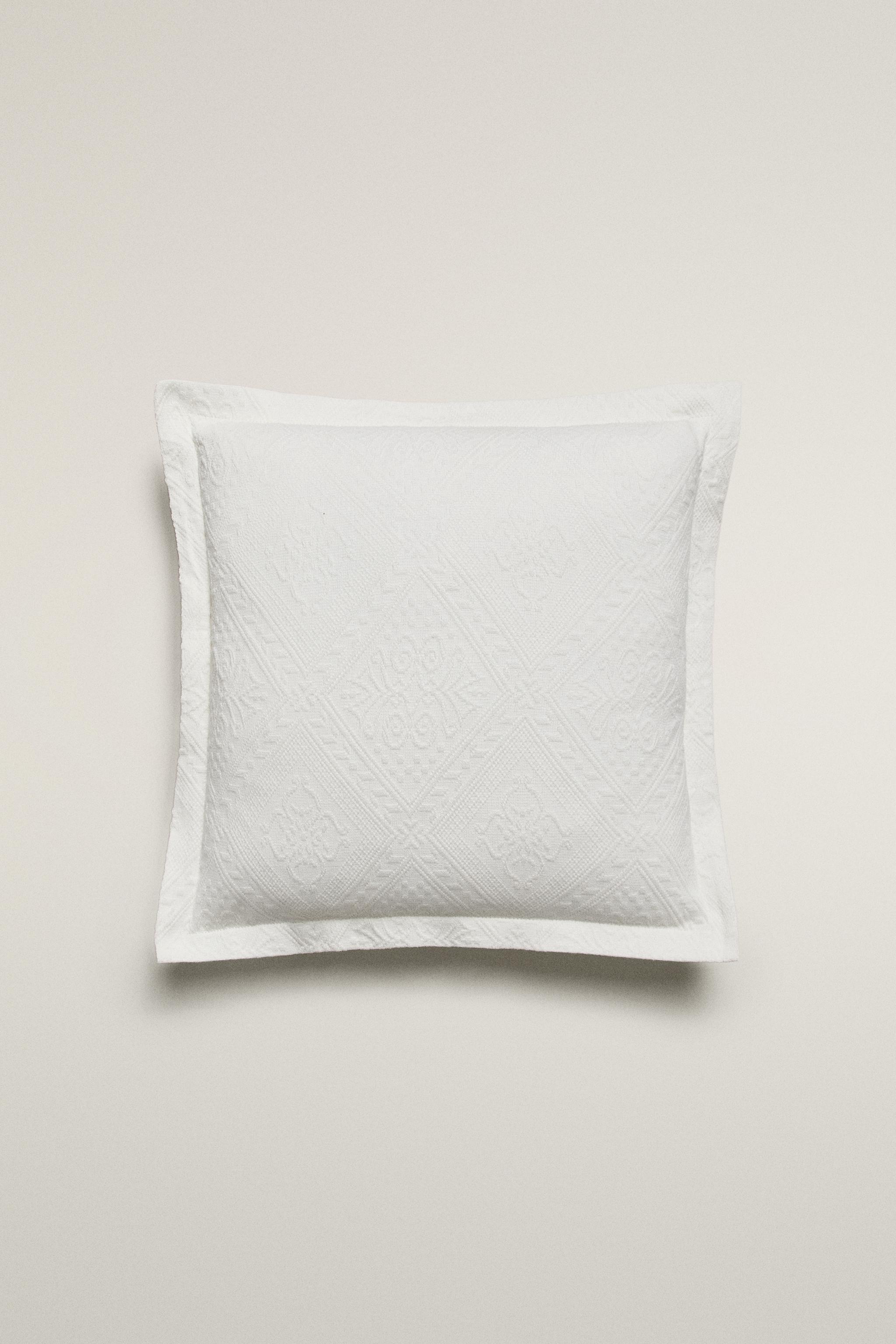 COTTON THROW PILLOW COVER WITH A GEOMETRIC DESIGN