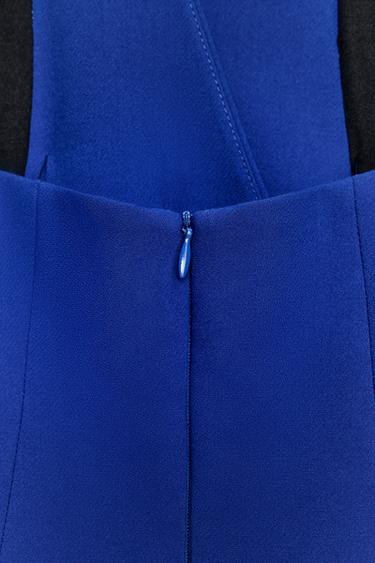 ROBE MI-LONGUE TUBE CROISÉE - Bleu roi de Zara - Image 8