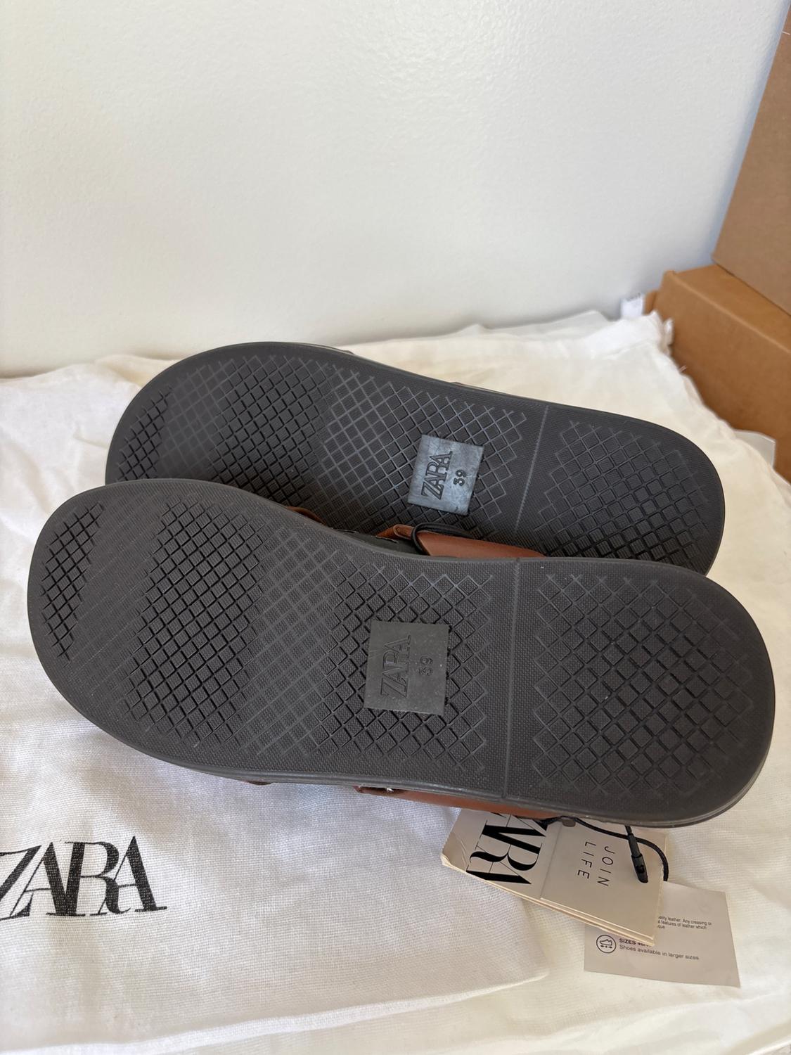 LEATHER SANDALS WITH STRAPS - Image 4