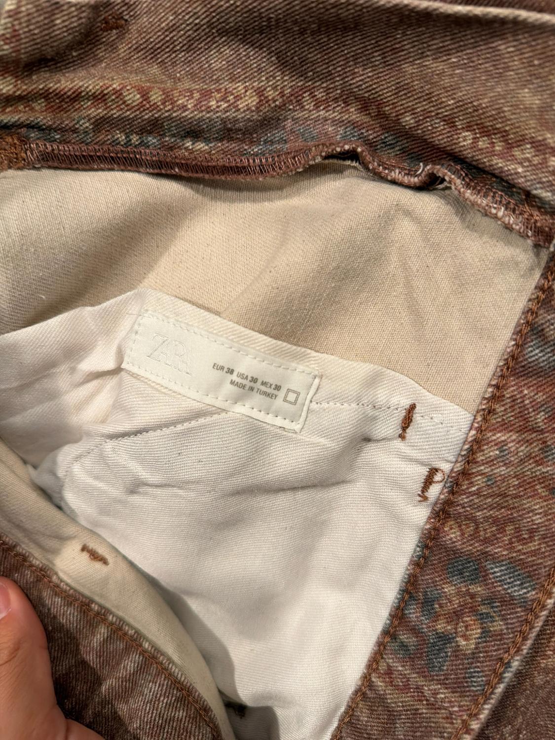 PANTALÓN BAGGY FIT ESTAMPADO BANDANA - Image 2