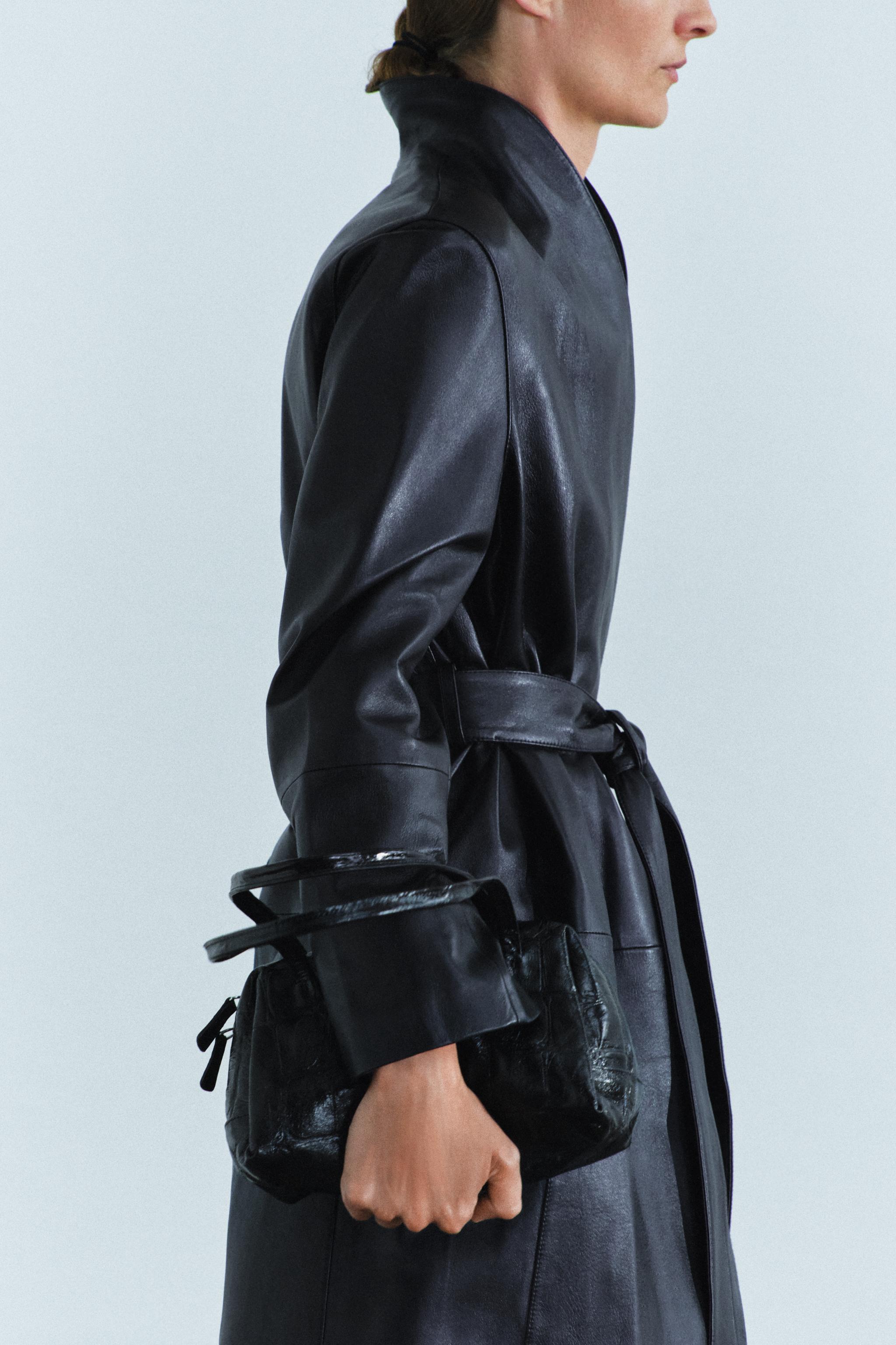 TEXTURED LEATHER SHOULDER BAG