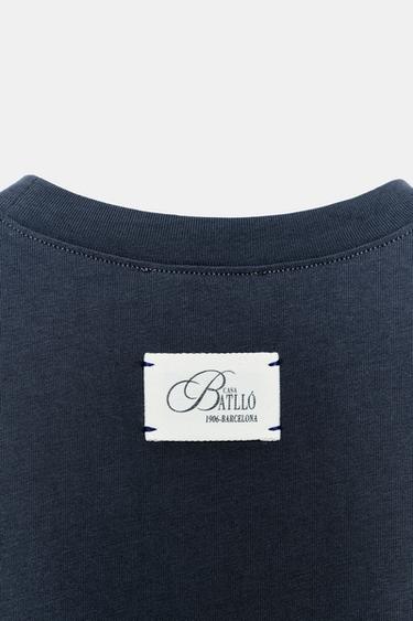 T-SHIRT IMPRIMÉ ©CASA BATLLÓ - Bleu pétrole de Zara - Image 8