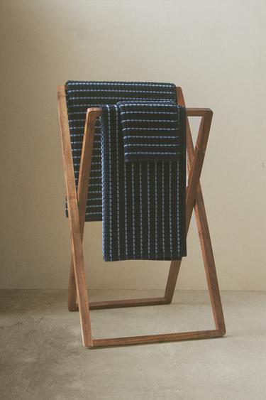 TEXTURED BATH TOWEL - Navy blue by Zara