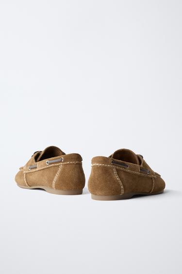 CHAUSSURES BATEAU EN CUIR - Marron de Zara - Image 4