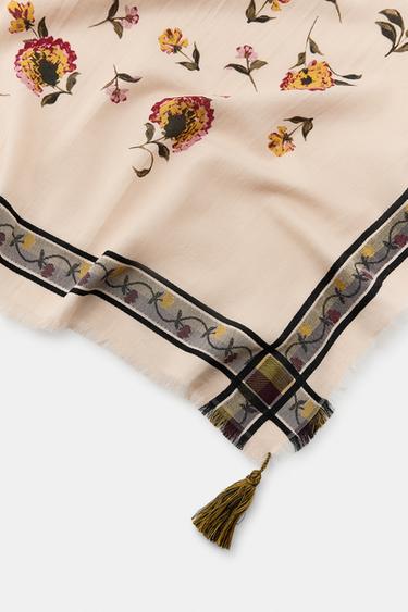 FOULARD IMPRIMÉ FLEURS AVEC LAINE - Écru de Zara - Image 1