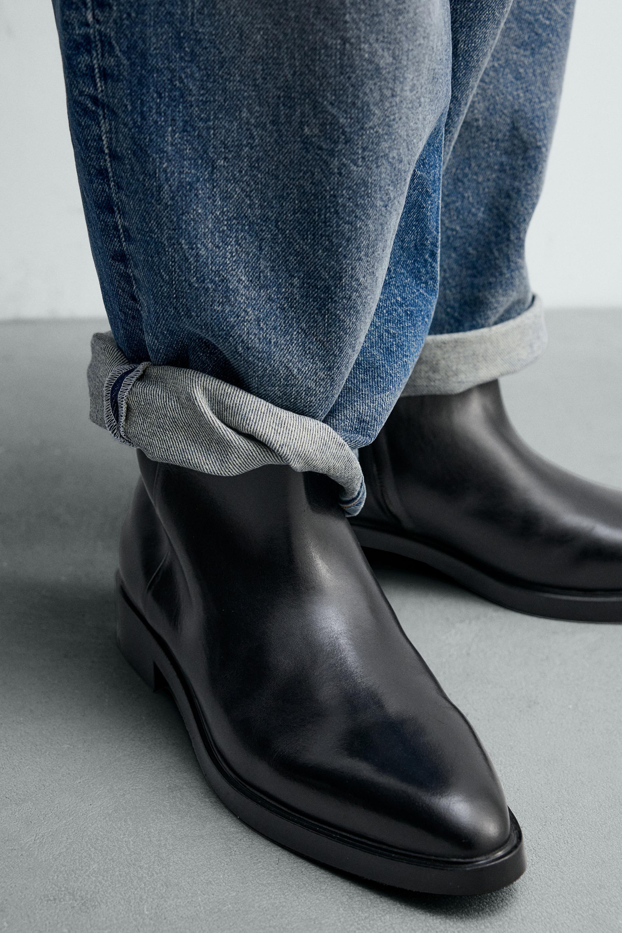 POINTED LEATHER BOOTS