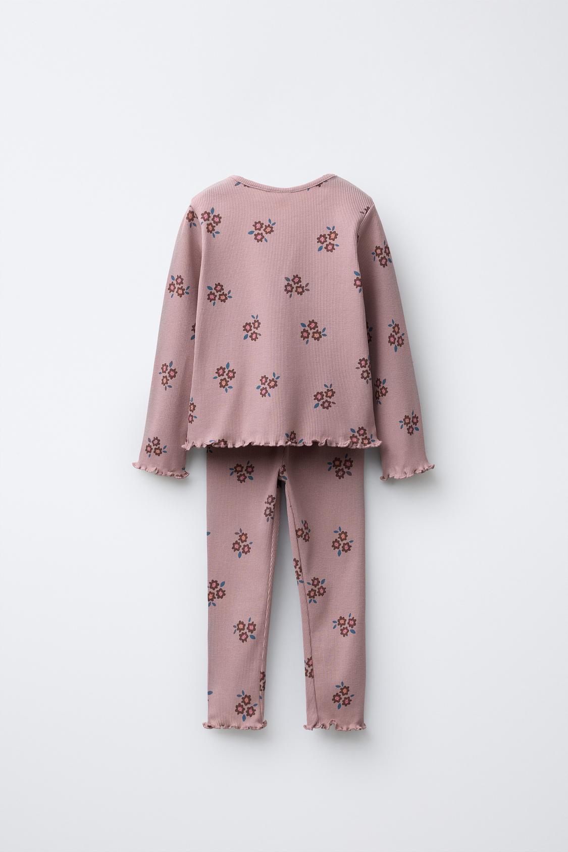 RIBBAT SET MED T-SHIRT OCH BLOMMIGA LEGGINGS