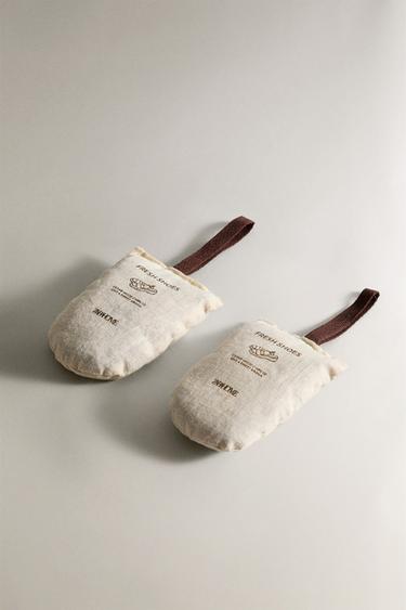PACK OF WARDROBE CEDAR CHIP BAGS (PACK OF 2) - Cream by Zara - Image 1