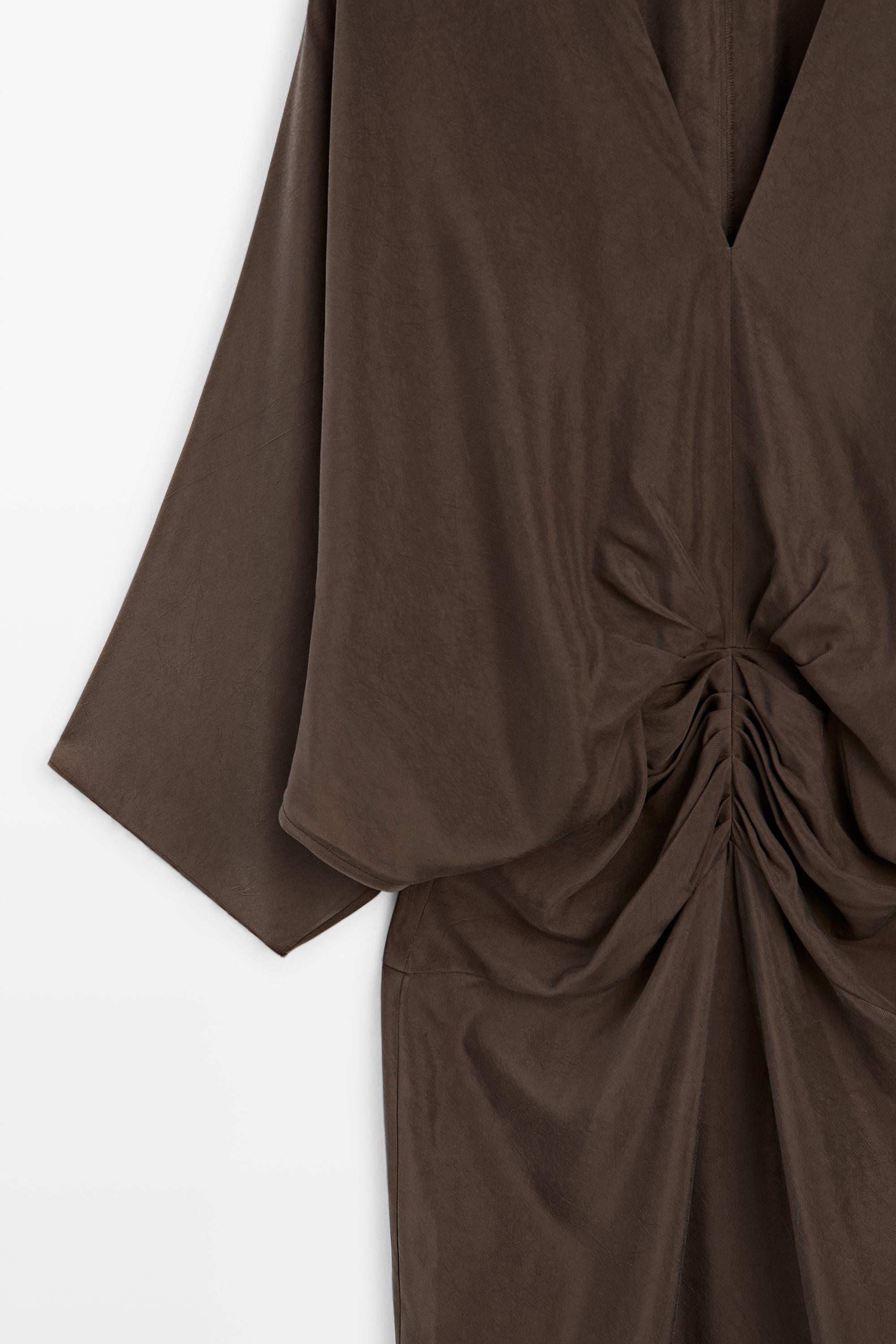 Fluid midi dress with gathered sash