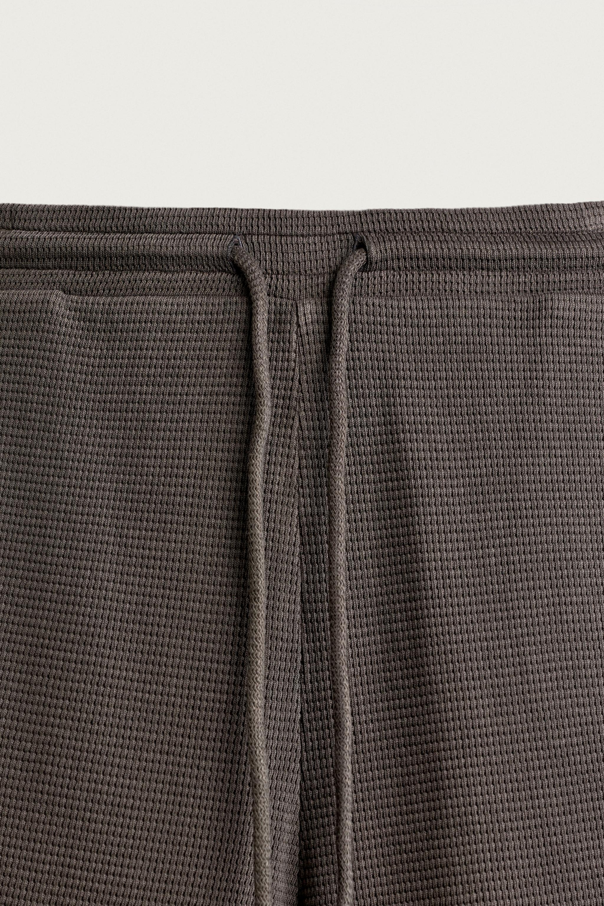 WASHED WAFFLE KNIT JOGGER SHORTS
