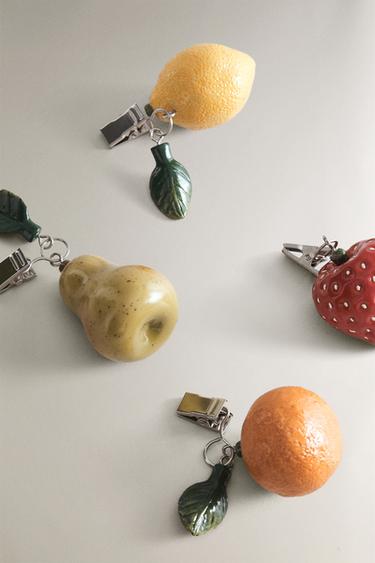PACK OF FRUIT-SHAPED TABLECLOTH PEGS (PACK OF 4) - Yellow by Zara - Image 1