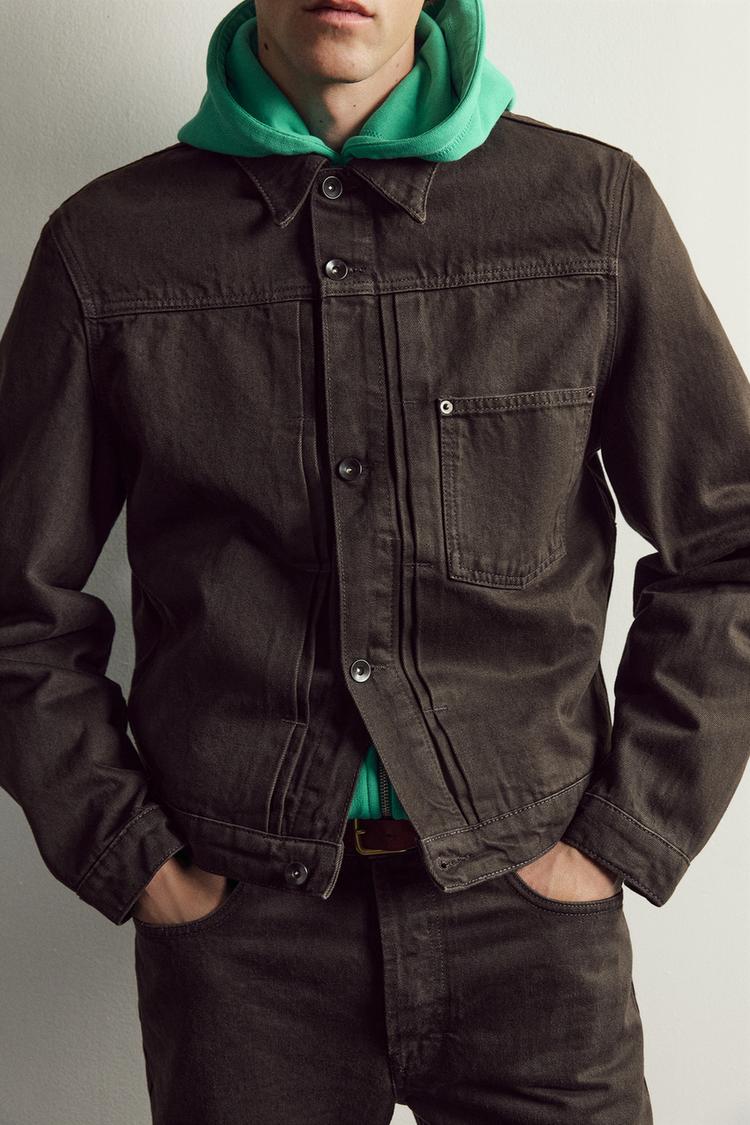 Chaqueta plisada de corte cropped Aaron Levine x Zara 6