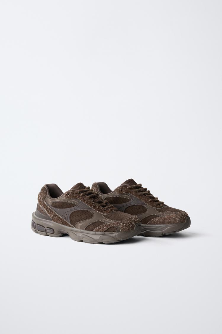 ZAPATILLA DEPORTIVA TÉCNICA REJILLA