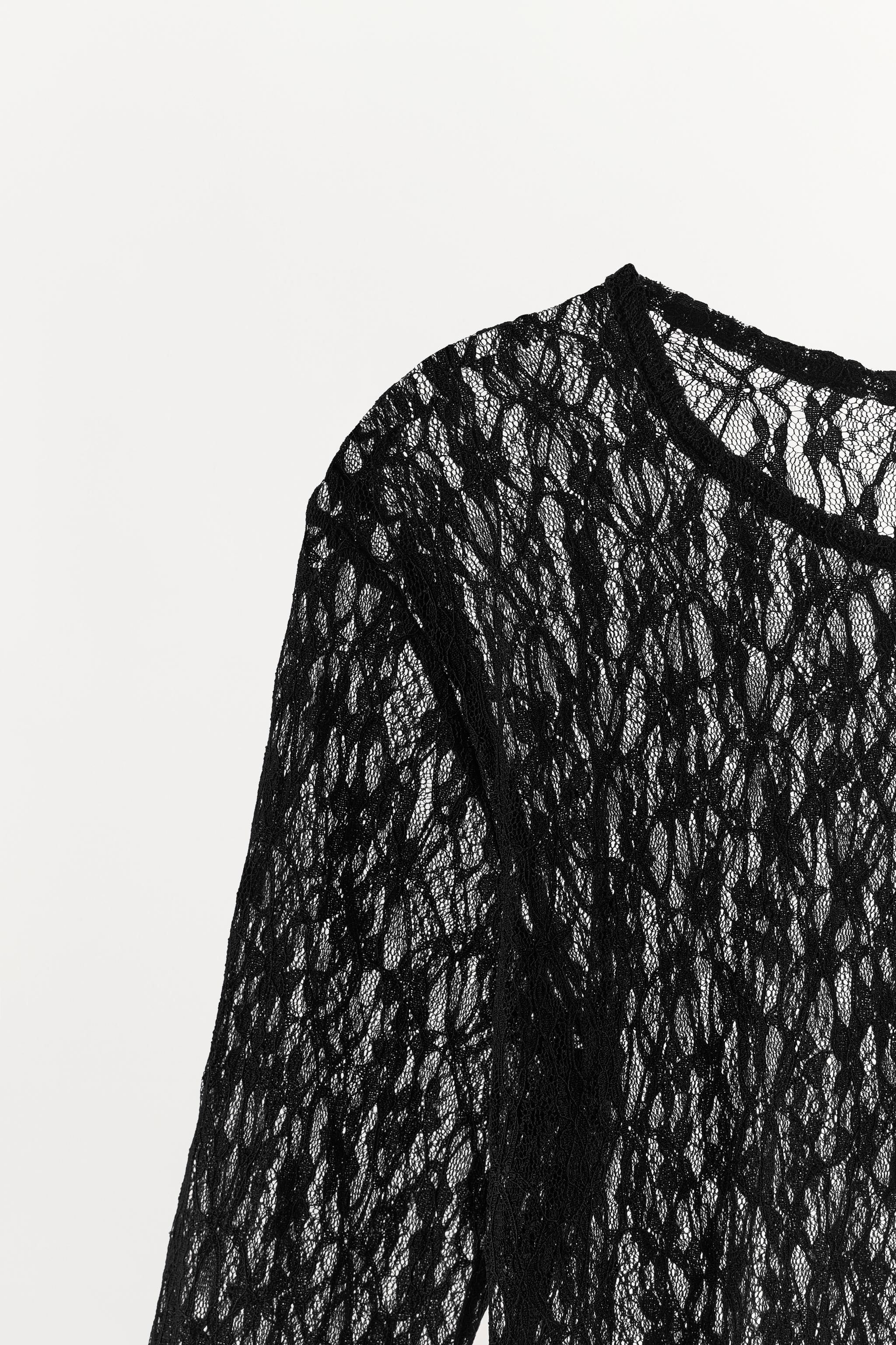 BELL-SLEEVE LACE TOP