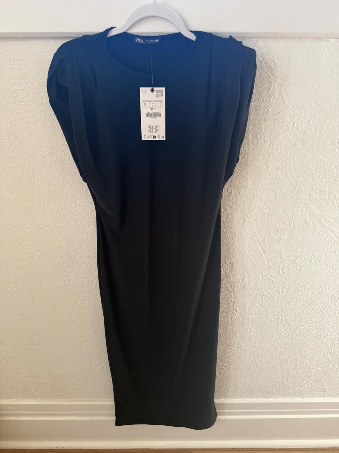 VESTIDO LARGO HOMBRERAS