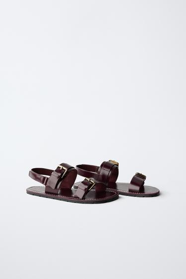 SANDALES À BOUCLES EN CUIR - Grenat de Zara - Image 1