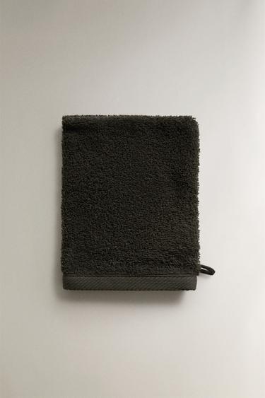 COTTON TERRY BATH MITT - Dark green by Zara - Image 0