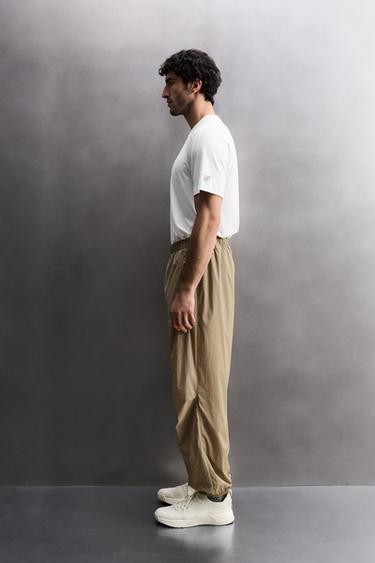 TECHNICAL TRAINING JOGGERS - Beige by Zara