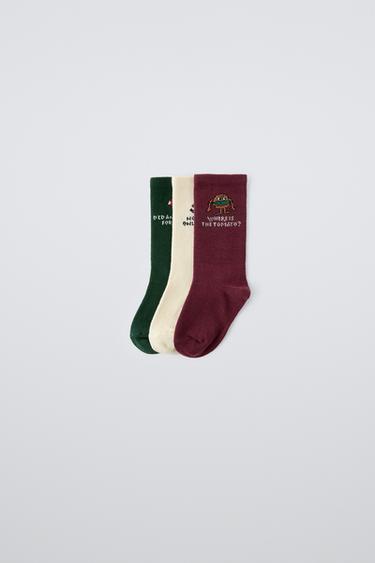 PACK TRES CALCETINES ESTAMPADO - Burdeos de Zara