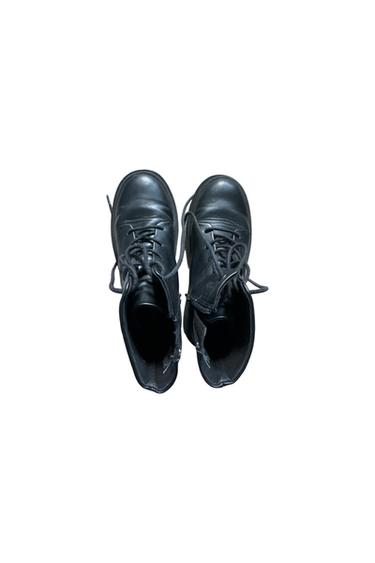 BOOTS ZIP AND TIE SIZE 35