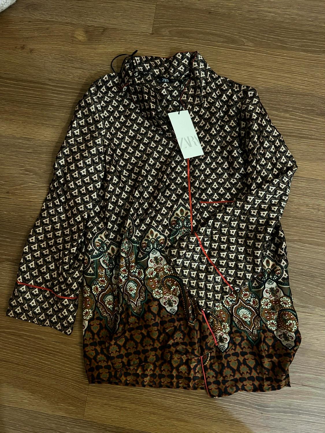 PRINTED SHIRT WITH PIPING