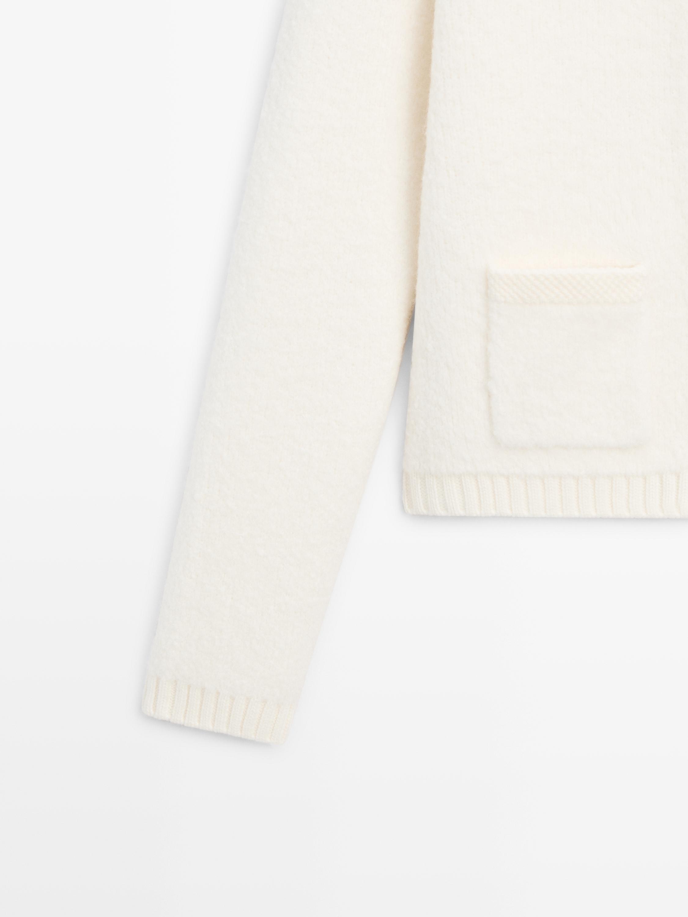 Short knit cardigan with gold button details