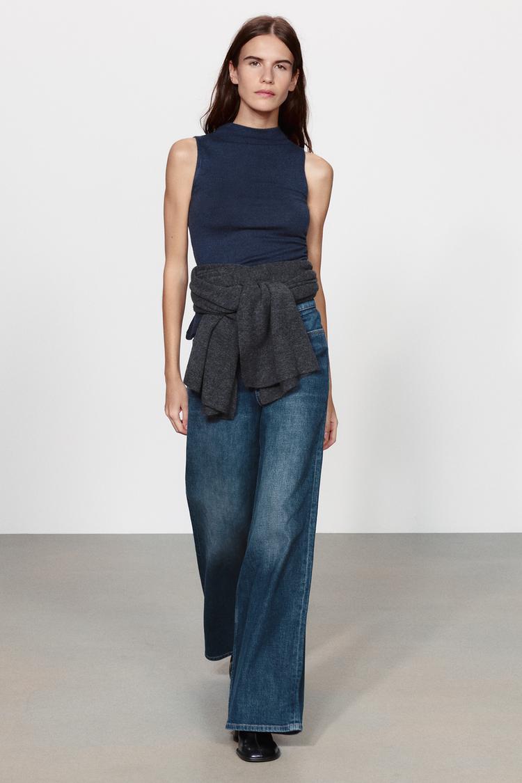 RUCHED HIGH NECK TOP