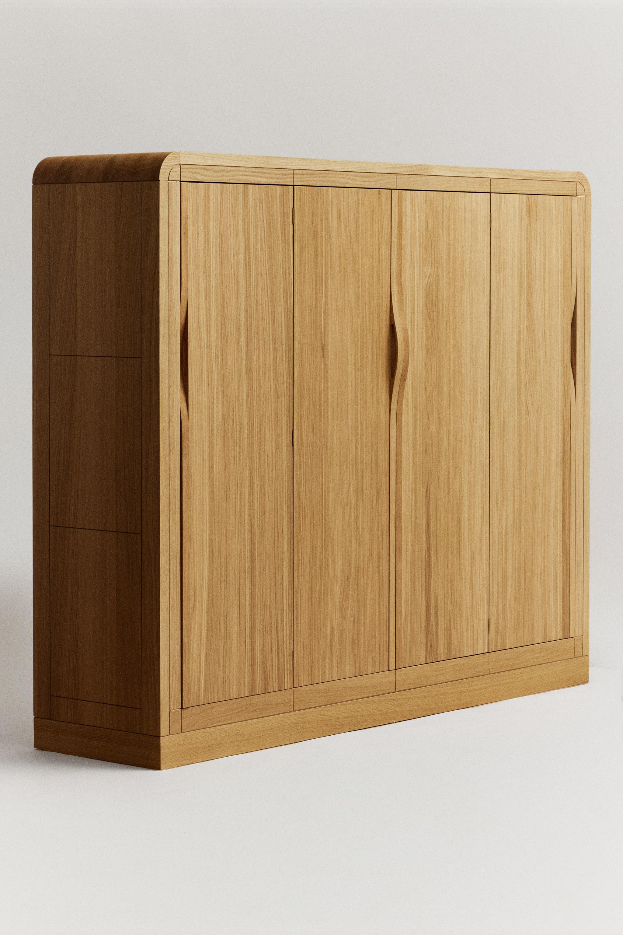 THE BLINKING CUPBOARD
