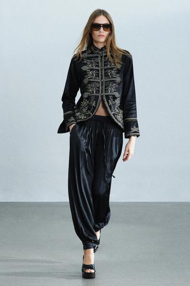 ZW COLLECTION JACKE MIT STICKEREIEN UND KNEBELVERSCHLÜSSEN - Schwarz von Zara - Bild 0