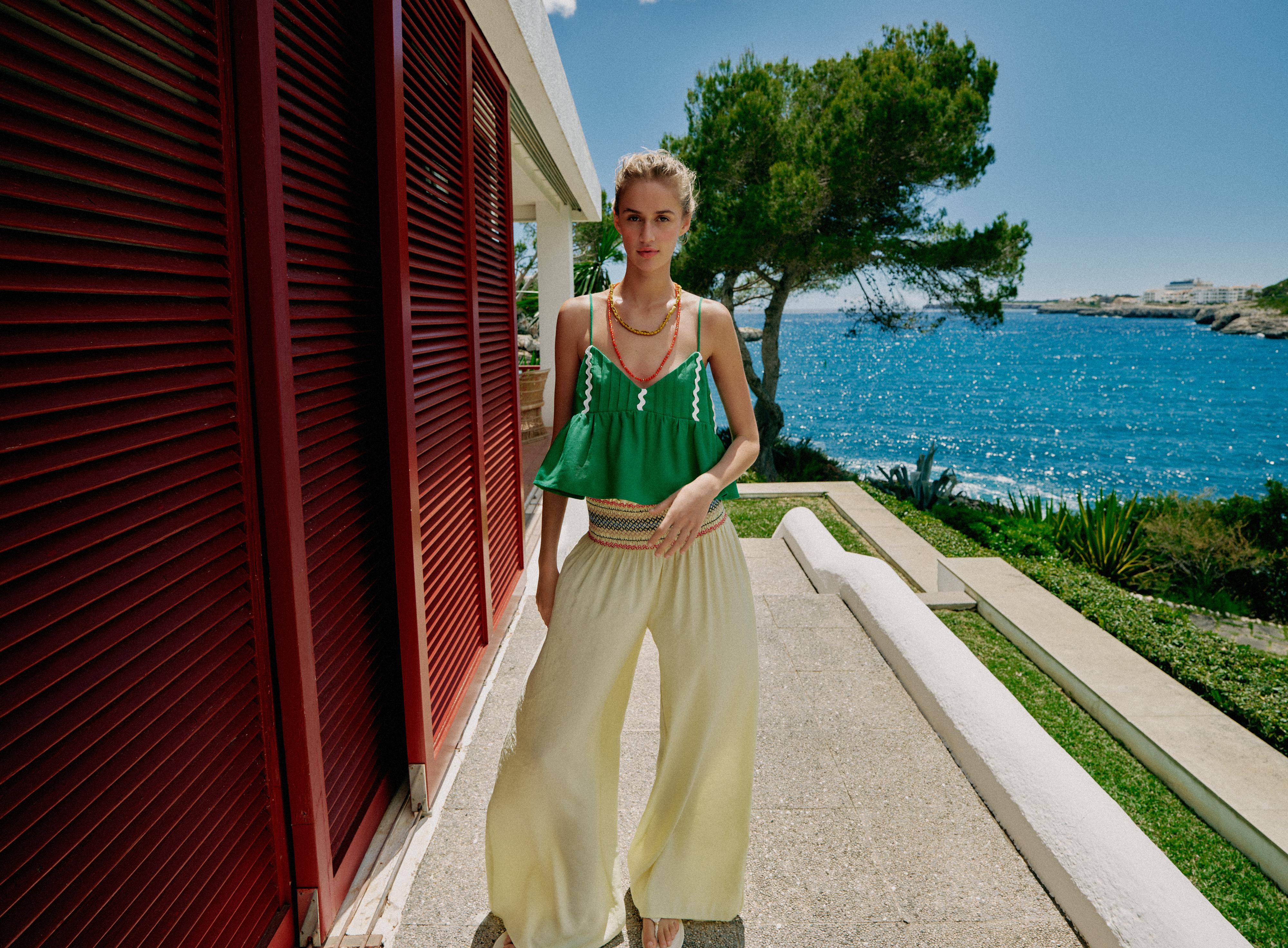 ELASTIC WAIST WIDE LEG PANTS