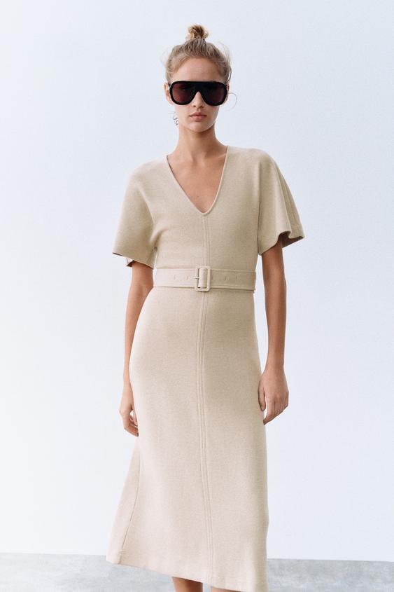 ROBE MI-LONGUE AVEC CEINTURE AU TOUCHER DOUX - Camel clair de Zara - Image 1