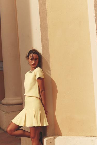 MINI-JUPE EN MAILLE PLISSÉE - Jaune clair de Zara - Image 4