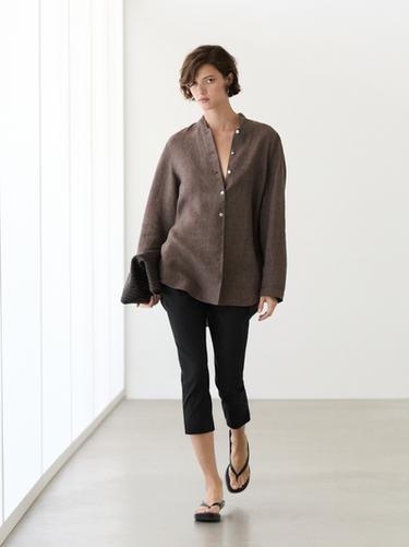 Camisa cuello pico 100% lino - Marrón de Zara - Imagen 0