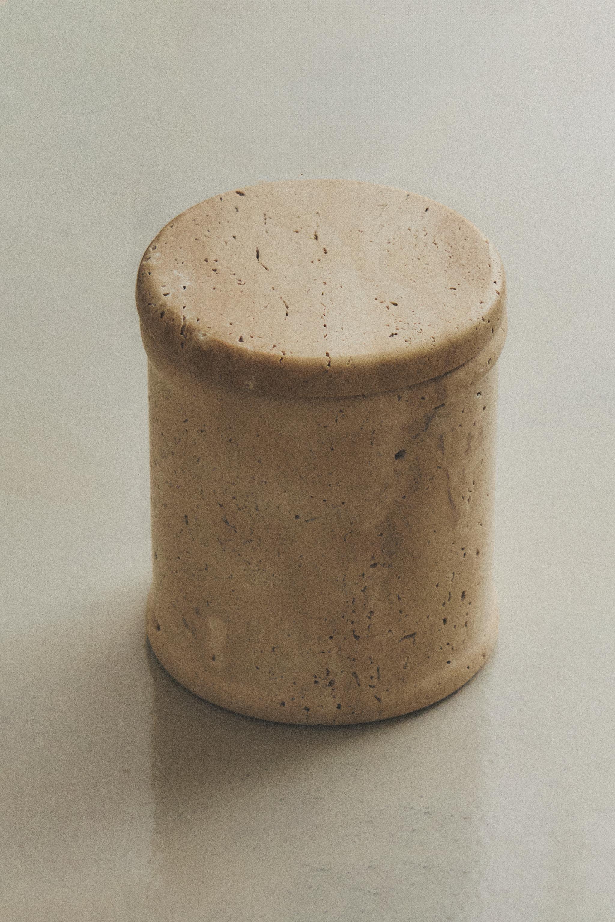 (200 G) OUD ÉCLAT SCENTED CANDLE